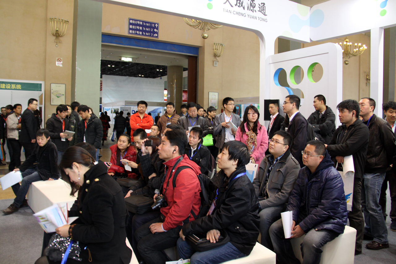 天成源通2013年北京教育装备展示会