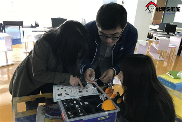 比特实验室STEAM创客教育教师二期培训