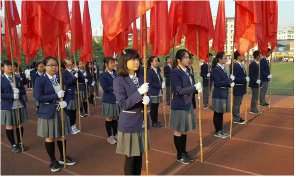 校园明珠:品质承载文化 校服穿出自我