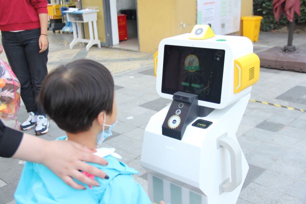 红宝识晨检机器人-儿童非接触晨检机器人-无接触晨检机器人功能