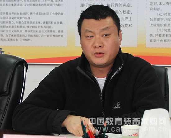 海淀区学校后勤管理研究会常务理事会召开