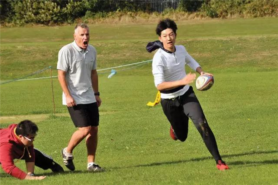 從九大公學到英國國家文理中學 他辦了個學校