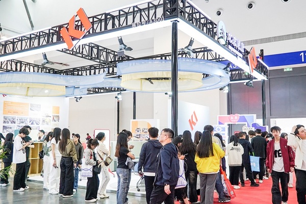 KI家具第63届高等教育博览会力推环保PP5材料家具 践行绿色校园战略