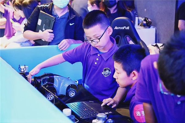 亞馬遜云科技2022 Amazon DeepRacer 全國科創評選總決賽在滬決出冠軍！