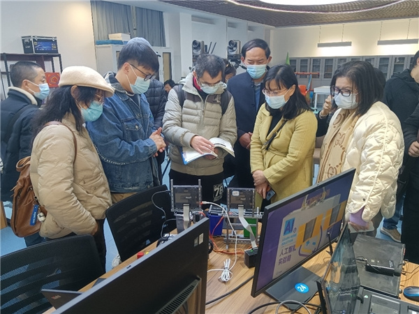 武漢市中小學智慧課堂展示交流活動成功舉辦，威盛助力AI實驗教學落地賦能