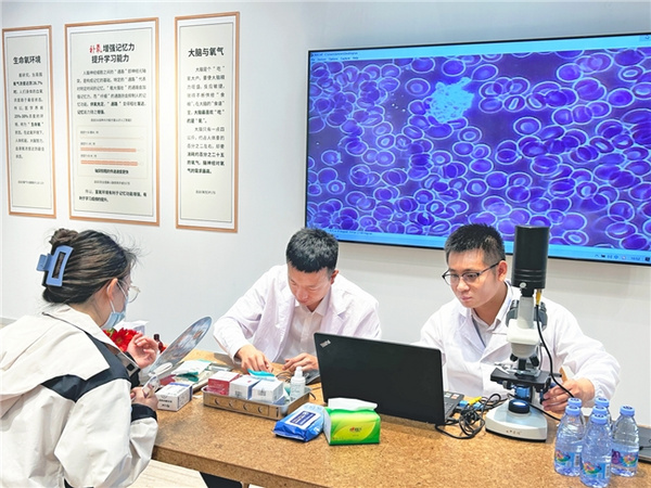 得高補氧學習桌亮相第83屆中國教育裝備展示會，富氧科技助力青少年智慧成長