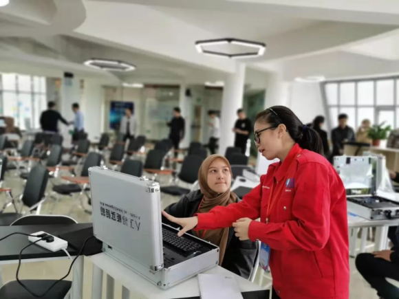 馬來西亞彭亨大學師生訪問紅河學院達內人工智能學院