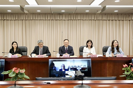 江蘇省教育國際交流服務中心與匈牙利匈中雙語學校舉行深化合作交流會