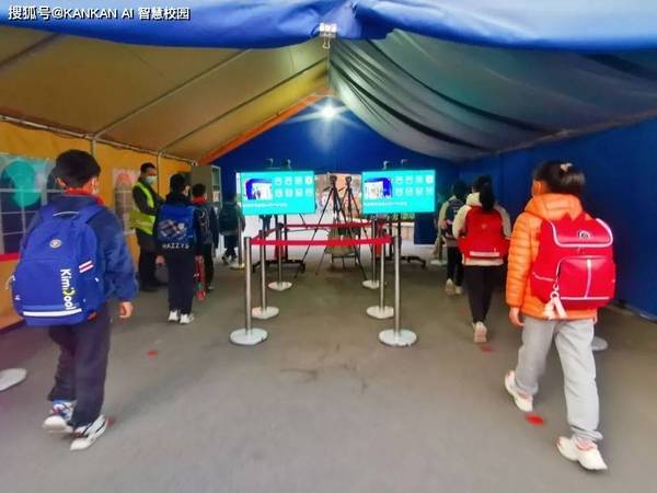 在學校、老師與家長眼中，真實的KANKAN AI 智慧校園是這樣的！