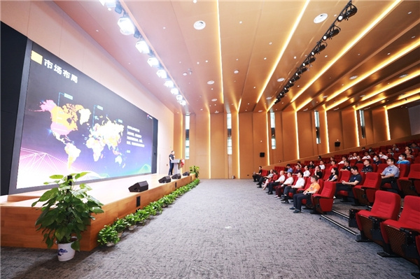 2022全國商顯行業系列參訪走進鴻合科技：共促商顯行業高質量發展