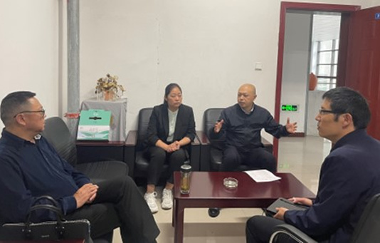 阿壩師范學院黨委副書記孫建平同志蒞臨美術學院指導工作