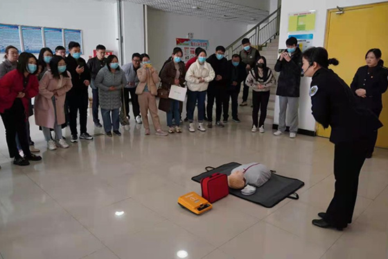 河南城建學院開展心肺復蘇及全自動除顫儀操作培訓