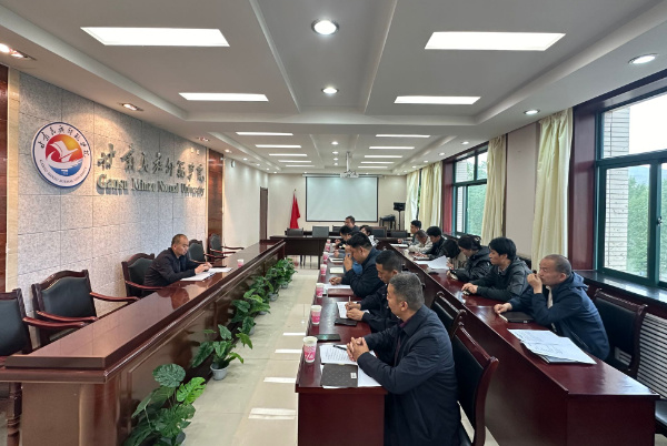 1717577702533206.jpg 甘肅民族師范學院副校長茍如虎主持召開學校安全工作例會