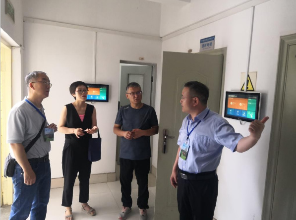 蘭州理工大學開展暑假前實驗室安全現場檢查