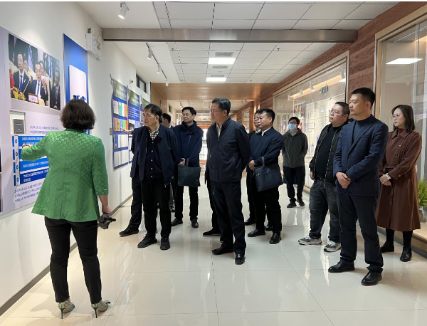 湖南農業大學校長鄒學校院士一行到云南民族大學交流指導