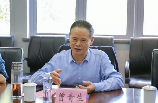 江西職業技術大學校長曾青生帶隊赴上海第二工業大學調研交流