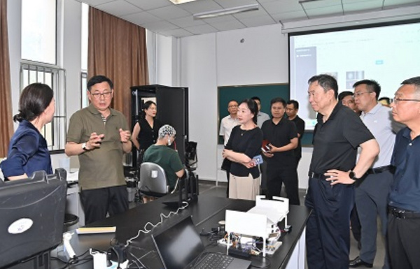 華北理工大學領導調研典型科技成果并指導科技工作