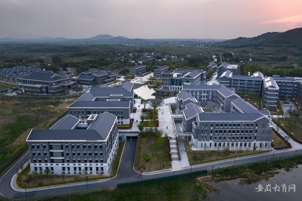 黃麓師范學校改擴建工程（一期）獲國家優質工程獎