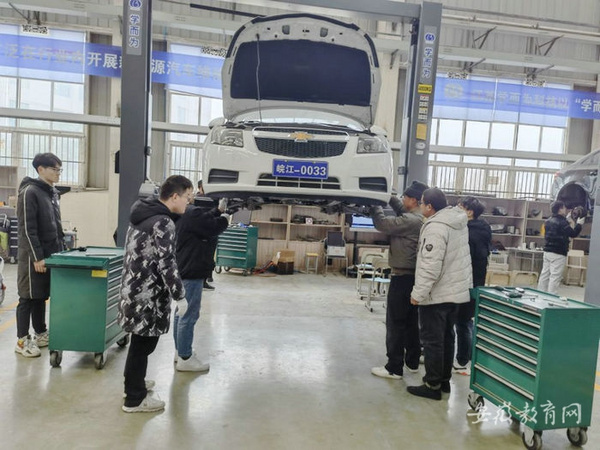 馬鞍山理工學校為大學生開展專業實操培訓