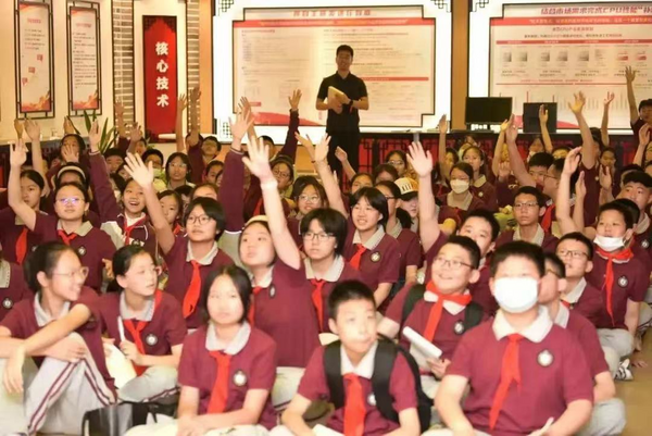 龍芯中科在陜西開展教育信創系列活動