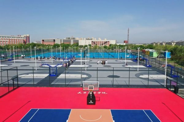 貴州省惠水縣甲浪小學籃球場硅PU地面建設順利完工