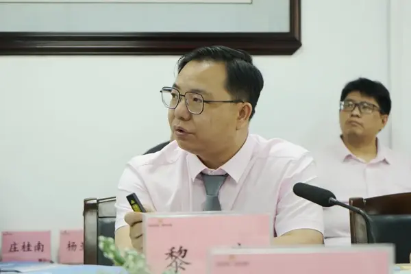 專家調研指方向，科學教育賦能——全國中小學科學教育實驗區專家蒞臨容山中學調研指導