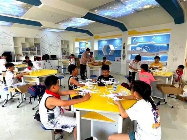亳州學院附屬學校學子在全國青少年無人機大賽中摘金奪銀